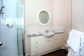 Stylish Apartment near Entertainment District