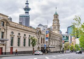 Stylish Apartment near Entertainment District