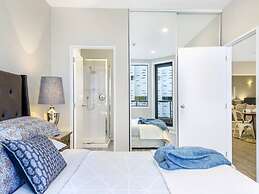 Stylish Apartment near Entertainment District