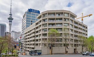 Stylish Apartment near Entertainment District