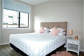 Stylish Apartment near Entertainment District