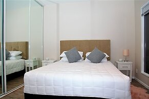 Stylish Apartment near Entertainment District