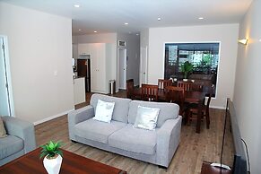 Stylish Apartment near Entertainment District