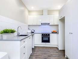 Stylish Apartment near Entertainment District