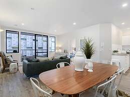 Stylish Apartment near Entertainment District