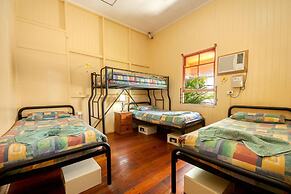 Travellers Oasis - Hostel