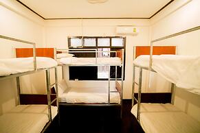 Y Not Laos Hostel