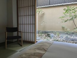 Gion Misen Furumonzen