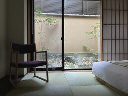 Gion Misen Furumonzen