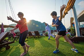 Gray Line Private Luxury Cruise