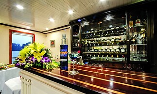 Gray Line Private Luxury Cruise