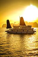 Gray Line Private Luxury Cruise