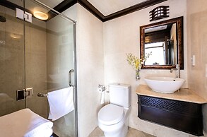 Gray Line Private Luxury Cruise