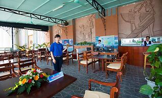 Gray Line Private Luxury Cruise