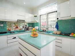 5 Bedrooms Pool Villa w Karaoke