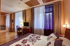 President Hotel
