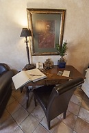 Ostra Menalon Luxury Suites