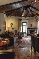 Ostra Menalon Luxury Suites