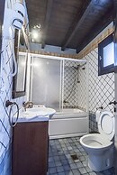 Ostra Menalon Luxury Suites