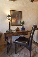 Ostra Menalon Luxury Suites