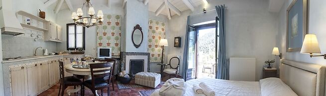 Ostra Menalon Luxury Suites