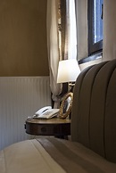 Ostra Menalon Luxury Suites