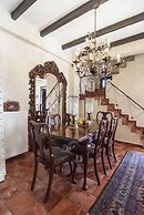 Ostra Menalon Luxury Suites