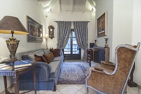 Ostra Menalon Luxury Suites