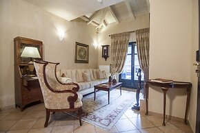 Ostra Menalon Luxury Suites