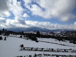 Ostra Menalon Luxury Suites