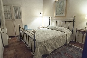 Ostra Menalon Luxury Suites