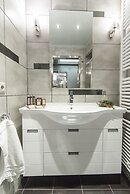 Ostra Menalon Luxury Suites