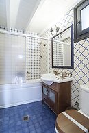 Ostra Menalon Luxury Suites