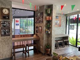 Boutique Poo-Yai Lee