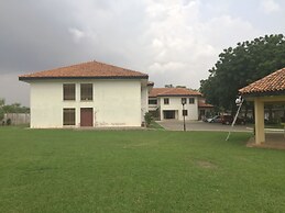 Yiri Lodge