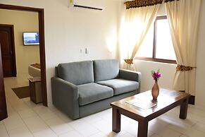 Coconut Grove Sakumono Hotel