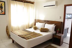 Coconut Grove Sakumono Hotel