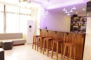 Coconut Grove Sakumono Hotel