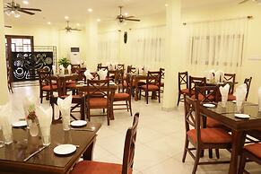 Coconut Grove Sakumono Hotel