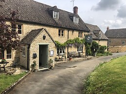 Horse & Groom - Upper Oddington
