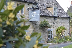 Horse & Groom - Upper Oddington