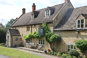 Horse & Groom - Upper Oddington