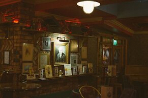 Farnham Arms Hotel