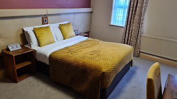 Farnham Arms Hotel