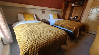 Farnham Arms Hotel