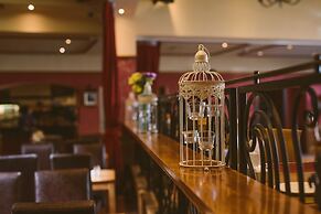 Farnham Arms Hotel