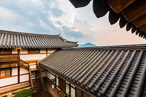 Gyeongju West Namsan Hanok Pension