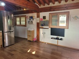 Gyeongju West Namsan Hanok Pension