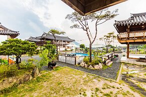 Gyeongju West Namsan Hanok Pension