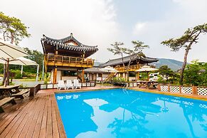 Gyeongju West Namsan Hanok Pension